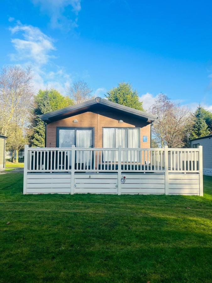 Bushmills Lodge With Hot Tub Thornton  Exterior foto