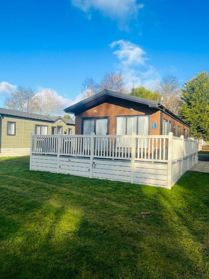 Bushmills Lodge With Hot Tub Thornton  Exterior foto